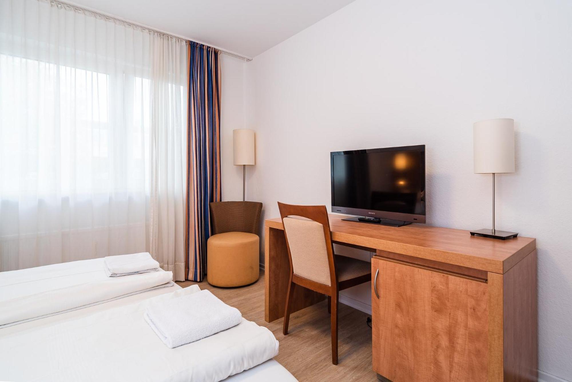 G & L Hotel Дортмунд Экстерьер фото